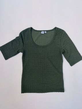 New GAP Olive Green Textured Scoop Neck Top